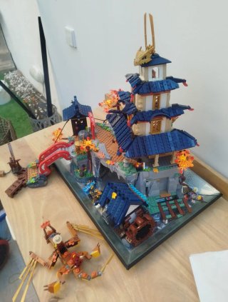 Lego Ninjago DRAGONS RISING 71814 y CAJA ORIGINAL