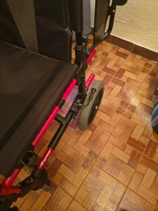 Silla de ruedas, cojín antiescaras y c. Seguridad