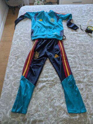 Chándal Adidas España Talla infantil 7-8 aprox