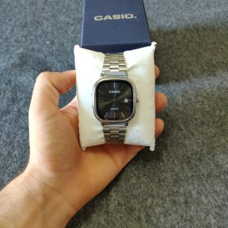 Reloj Casio Cuadrado Negro y Plateado