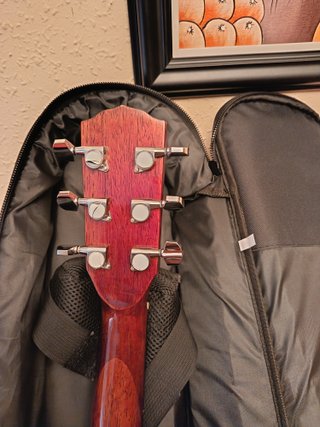 Guitarra Acústica Fender con Funda