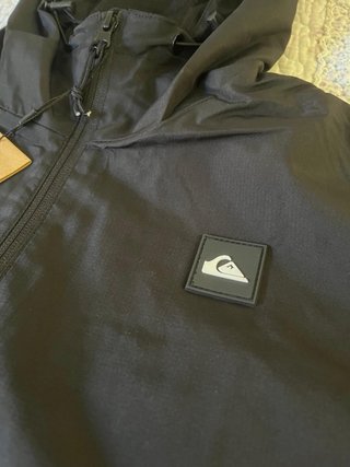 Cortavientos chubasquero Quiksilver negro