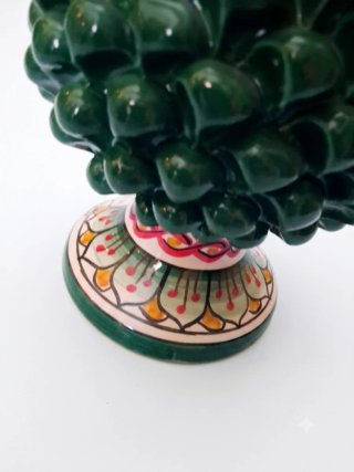 Pigna in ceramica decorata