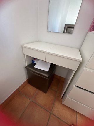Tocador Blanco con Cajones Rojos Ikea