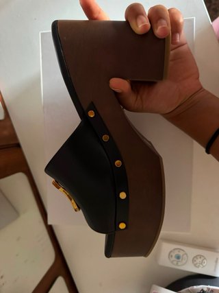 Sandalias Guess Tacón Madera Negro