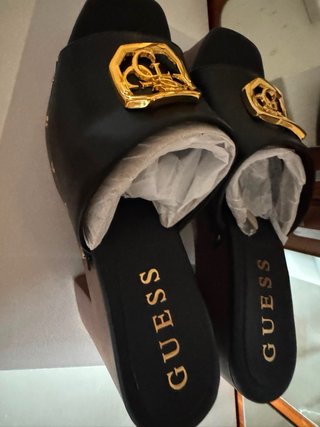 Sandalias Guess Tacón Madera Negro