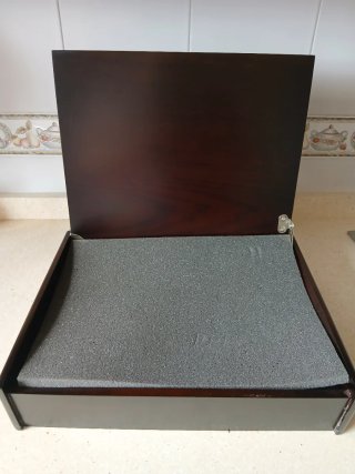 Caja de cubiertos vacía madera y metal