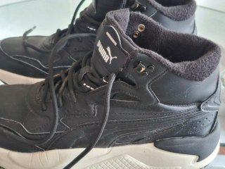 Zapatillas Puma Negras y Blancas