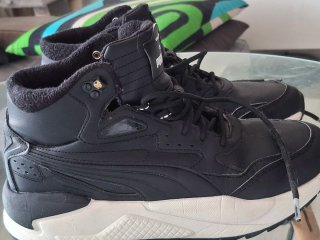 Zapatillas Puma Negras y Blancas