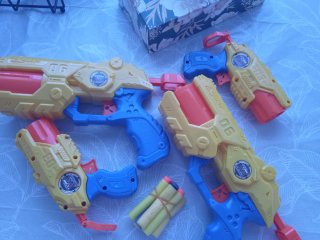 Lote 4 Pistolas de Agua y Dardos