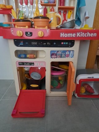 Cocina de juguete con microondas
