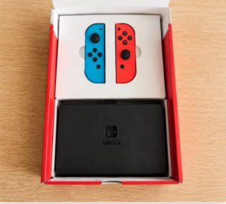 Nintendo Switch OLED Roja y azul