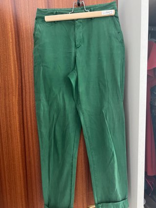 Pantalón Zara verde pinzas