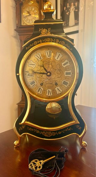 Reloj de sobremesa antiguo
