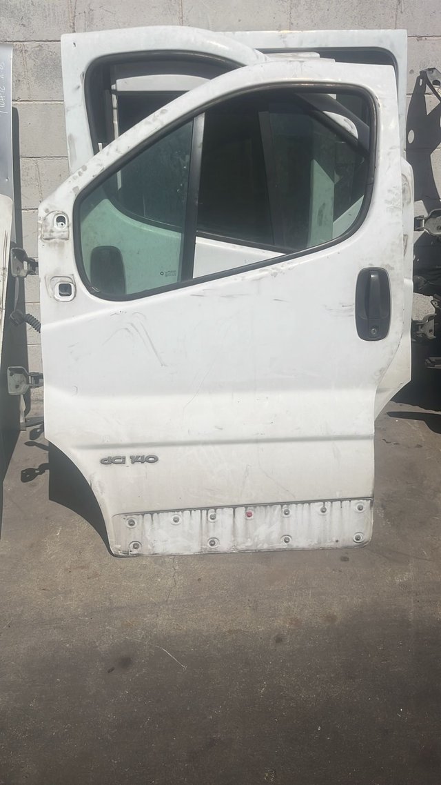 Puerta Delantera Izquierda Renault Trafic