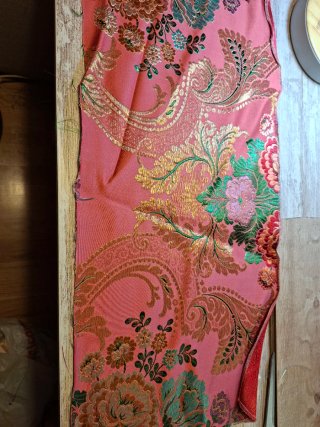 Tela bordada seda y dorado 35x72 cm
