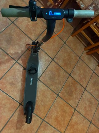 Patinete eléctrico Ninebot poco uso