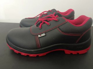 Zapatos de seguridad negros y rojos