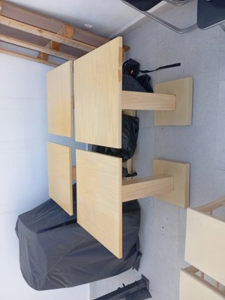 4 mesas 60x60 y 6 taburetes madera