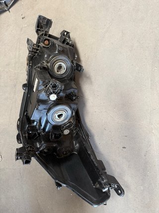 Faro derecho Toyota Hilux 2022