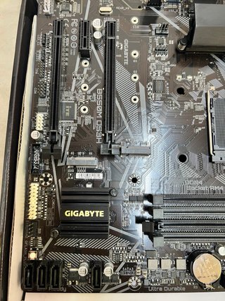 Placa Base Gigabyte B550M DS3H
