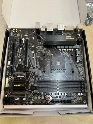 Placa Base Gigabyte B550M DS3H