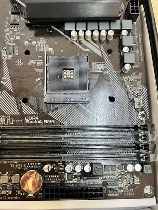 Placa Base Gigabyte B550M DS3H