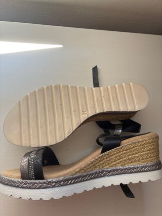 Sandalias Porronet negras y plateadas