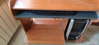 Mueble para ordenador con 2 bandejas extraíbles