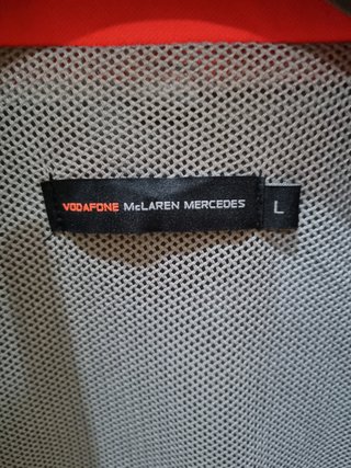 Chubasquero Vodafone McLaren Mercedes 2013