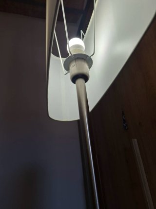 Lámpara de pie IKEA UPPVIND Plata/Blanco