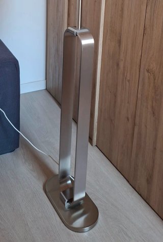 Lámpara de pie IKEA UPPVIND Plata/Blanco