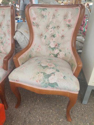 Par de Sillas Tapizadas Florales
