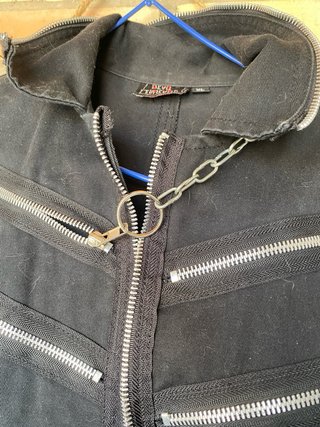 Vestido/Gabardina Negro con Cadenas