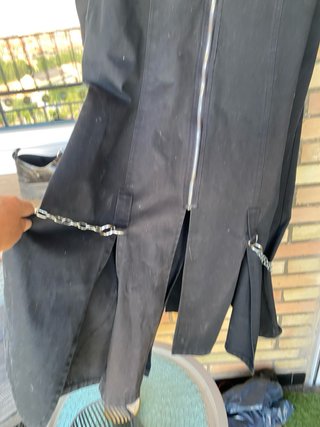Vestido/Gabardina Negro con Cadenas