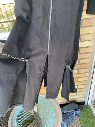 Vestido/Gabardina Negro con Cadenas