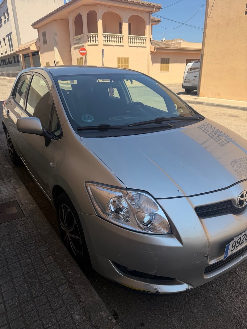 Toyota Auris 2008 - foto 1