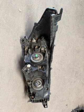 Faro Izquierdo Toyota Hilux 2022