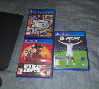 PS4 Slim 800 GB + 3 Juegos
