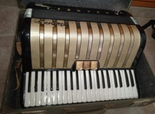 Acordeón Hohner Clásico