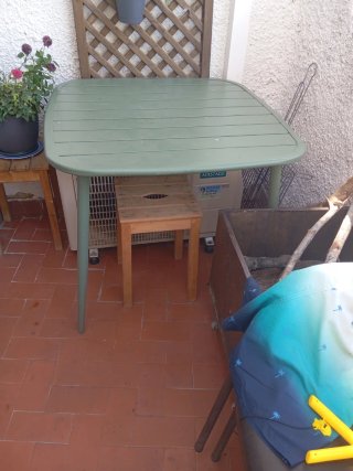 Mesa de jardín verde de aluminio