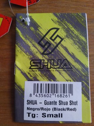 Guantes SHUA negros y rojos