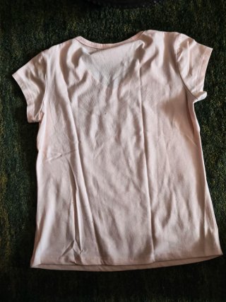 Camiseta rosa cuello pico talla M