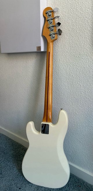 Bajo Fender Precision Blanco