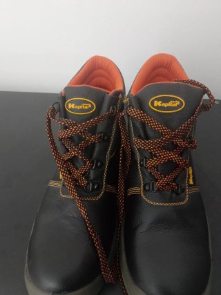 Zapatos de seguridad Kapital negros y naranjas