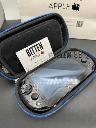 Sony PS Vita Negra + Funda Protectora