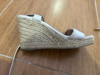 Esparteñas cuña beige/blancas talla 37