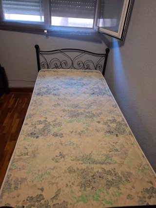 Cama 1.10m Negra