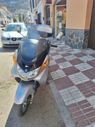 Suzuki Burgman 400 Año 2005
