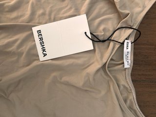 Body Bershka manga larga beige